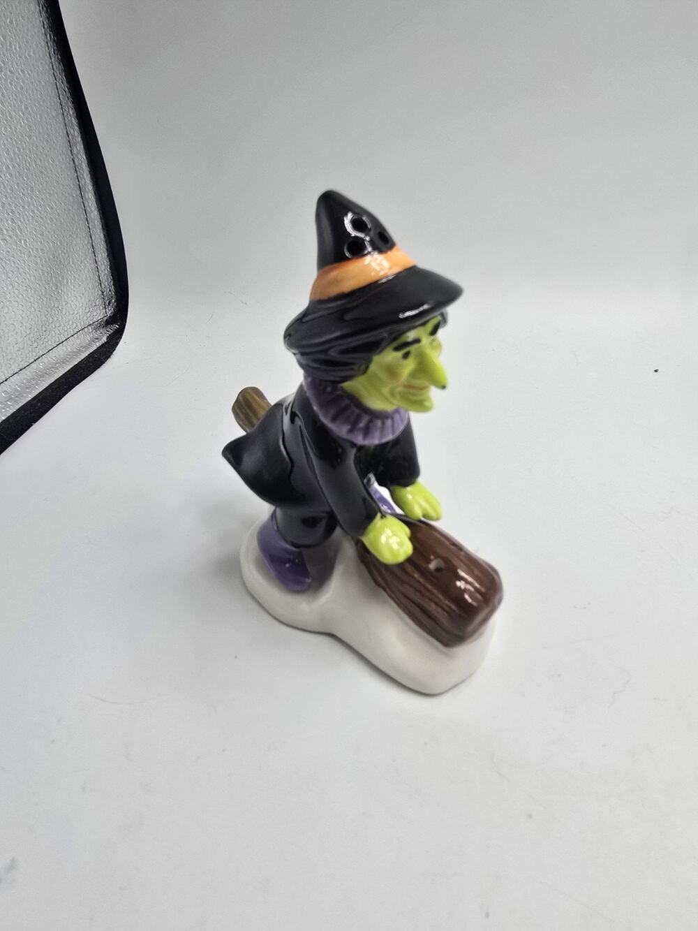 Flying Witch & Broom Salt & Pepper Shakers Set Halloween Decor Kitchen